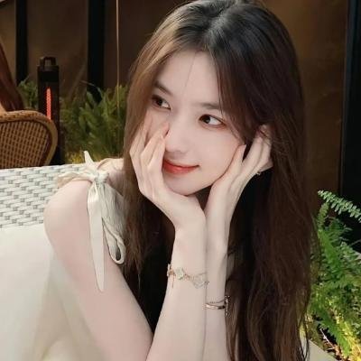 报告王爷，王妃是只猫